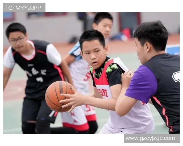 杨伟谈篮球生涯：从青涩少年到职业球员的心路历程回顾