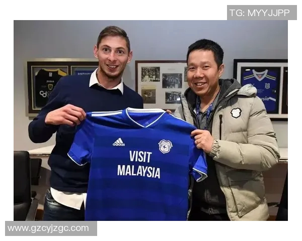 杨娜专访：从绿茵场到人生舞台的足球旅程回顾与展望