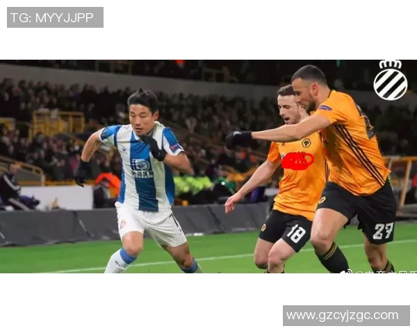 狼队与曼联英足总杯激战在即谁能晋级下一轮的较量引人关注